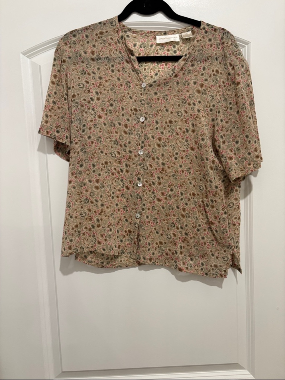 Dana Buchman Tan Green Pink 100% Silk Floral Button-Front Top